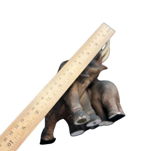 Elephant Family Andrea by Sadek 2992 Mother and Baby Trunk Up Precious - Picture 9 of 13